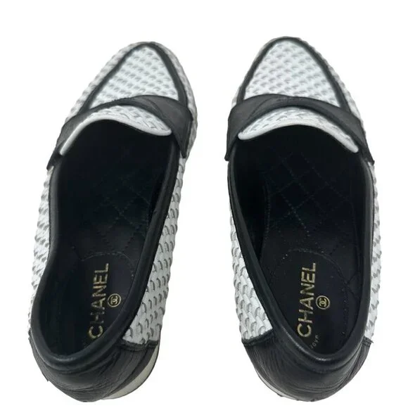 Chanel Classic Academia Black White Woven Leather CC Logo Loafer Slip On Flats - Picture 7 of 16